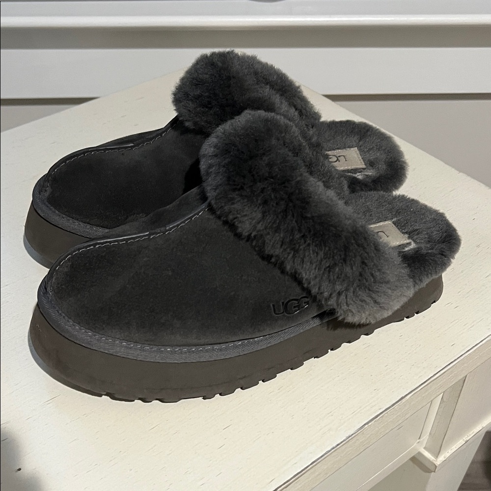 UGG Women's Gray Suede Slippers